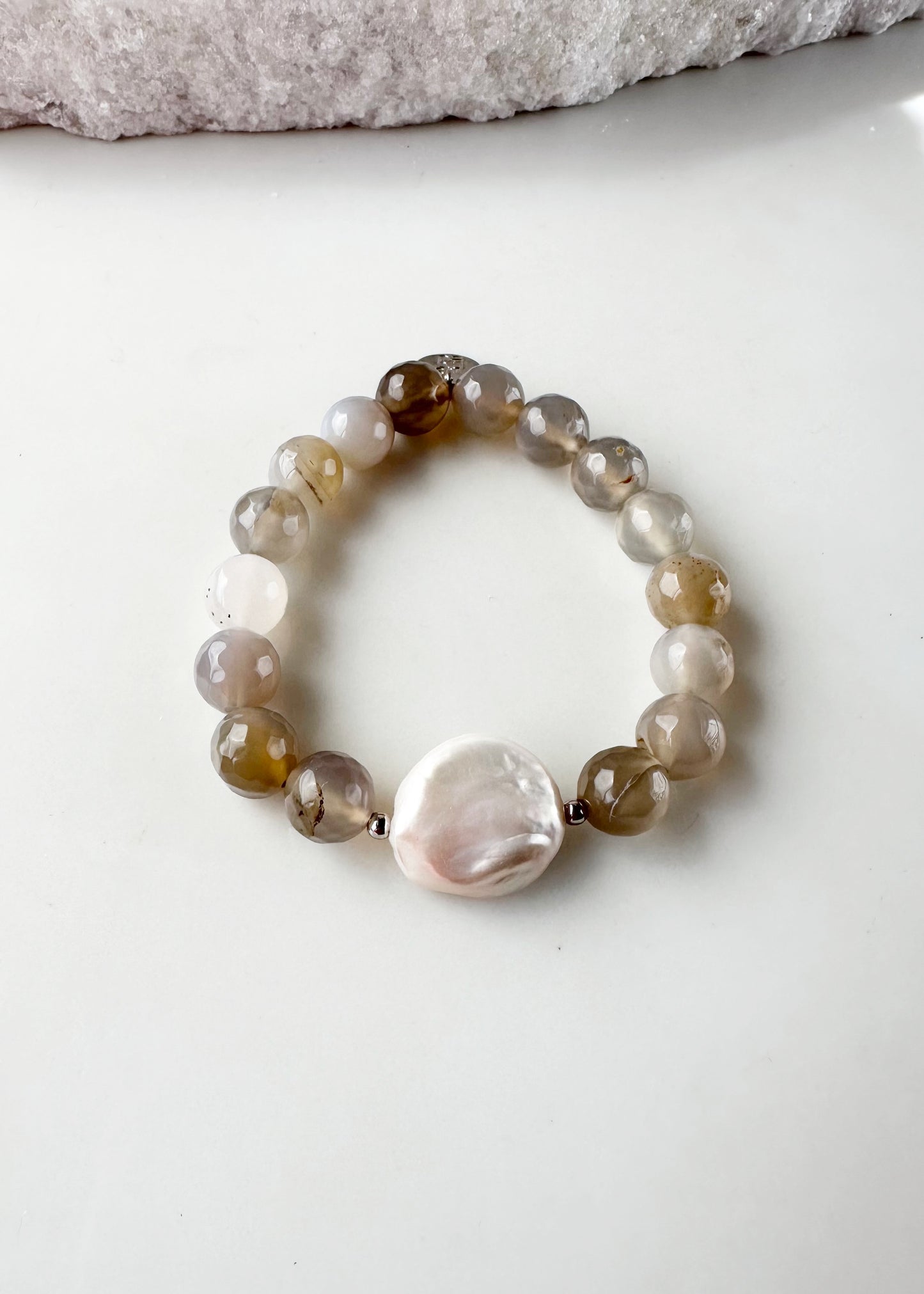 Grey agate and coin pearl stretch bracelet