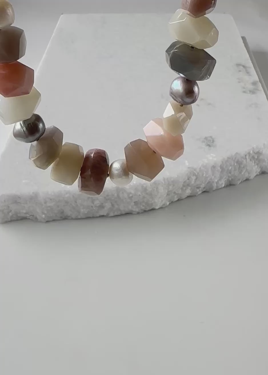 MOONSTONE & PEARL NECKLACE - WANTED ONE OF A KIND